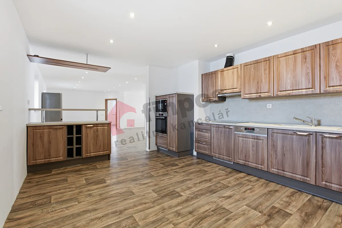 Prodej rodinného domu 282 m², pozemek 409 m²